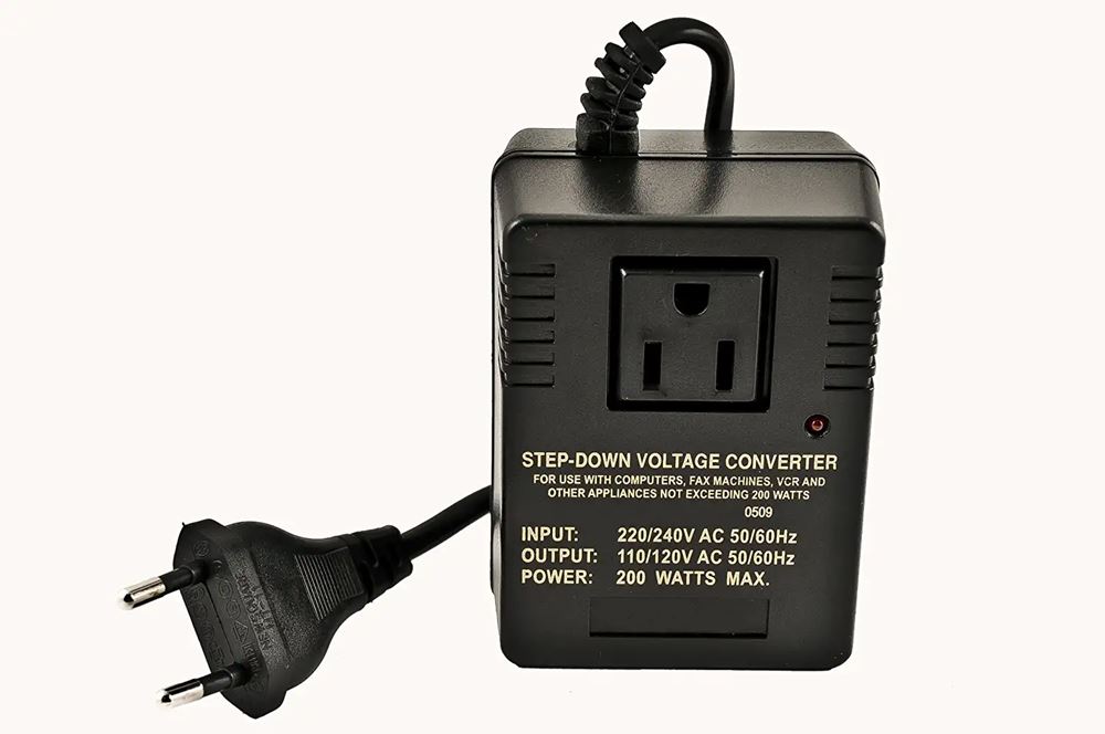 VCT Simran Watt 220V to 110V Step Travel Voltage Converter