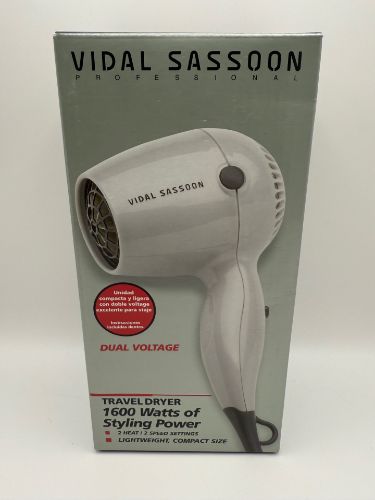 Vidal Sassoon VS513 1600W Dual Voltage Hair Dryer 110-220 Volt